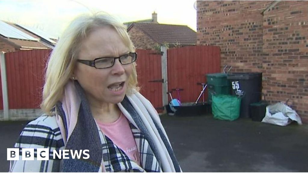 Conwy county fourweekly bin collections 'horrendous' BBC News