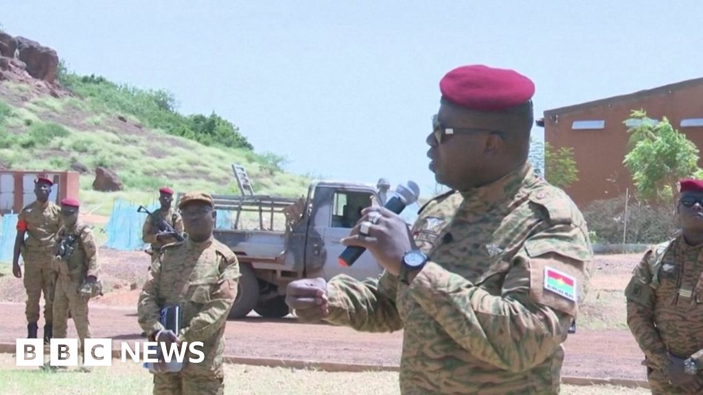 burkina-faso-unrest-military-officers-remove-leader-damiba