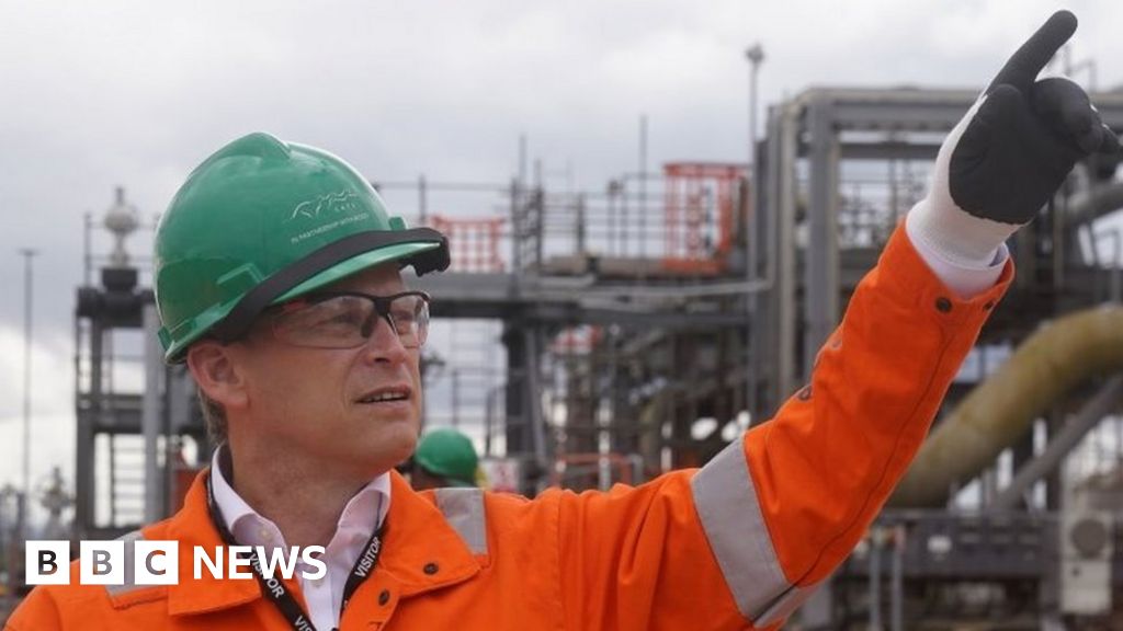 Ministers to speed up delivery of new power lines for clean energy