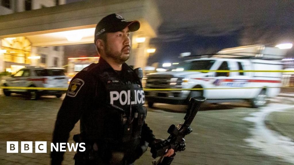 Vaughan shooting: Five killed by gunman in Canada apartment block – BBC