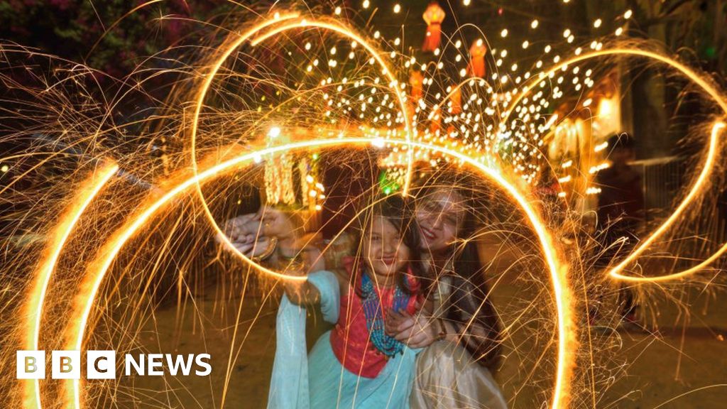 diwali-2022-india-celebrates-the-festival-with-a-dazzling-display-of-lights