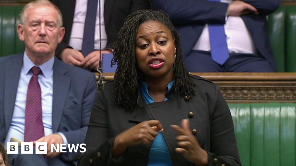 Dawn Butler Gives Signing Demonstration In Commons Bbc News 