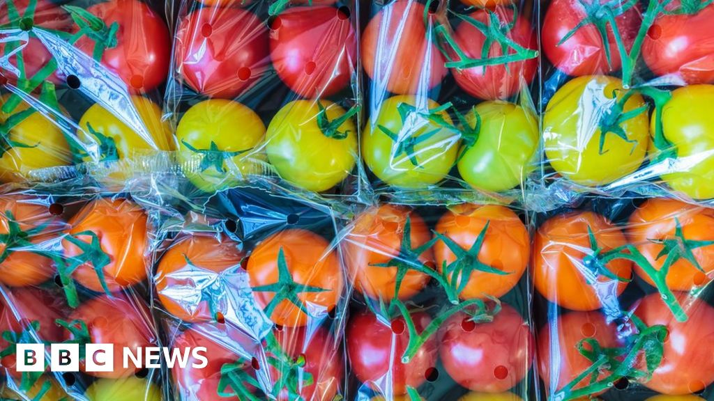 Plastic or paper: Which bag is greener? - BBC News