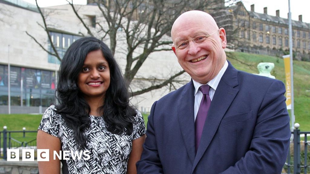 MP vows to save Shiromini Satkunarajah from deportation - BBC News