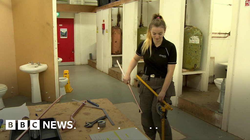 Female Plumber It Would Be Nice To Have Another Girl Around Bbc News