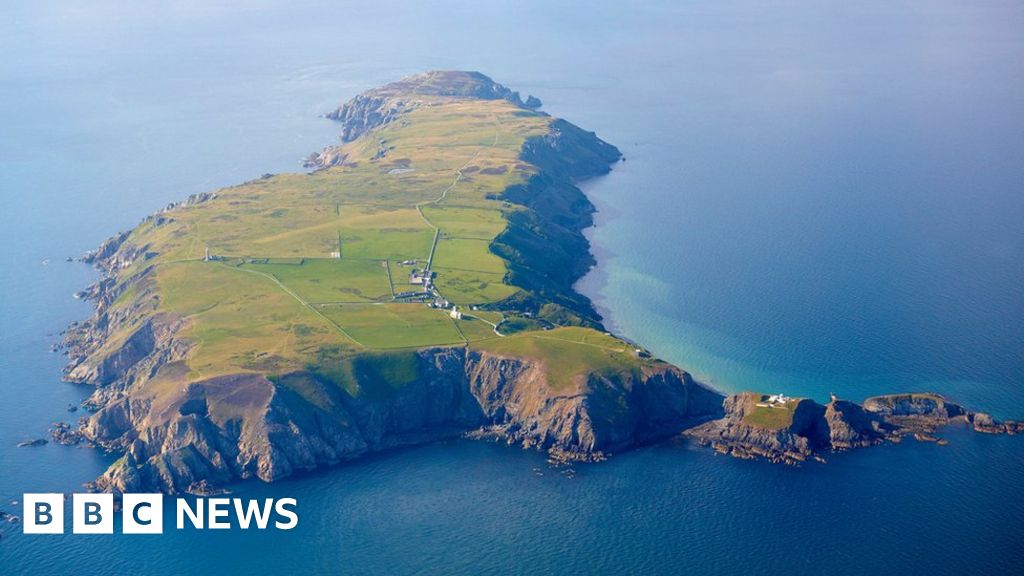 Lundy Island New staff wanted for 'magical' pub