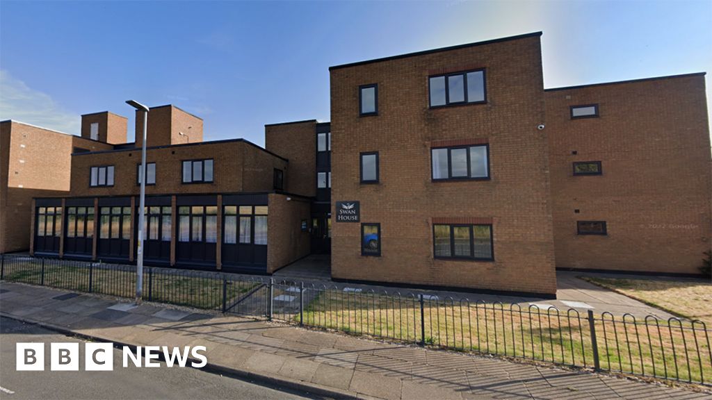 New homeless opens in Grimsby BBC News