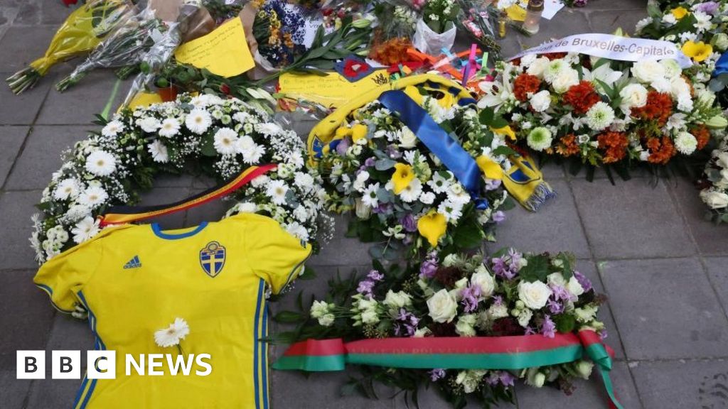 Въоръжен мъж който застреля двама шведски футболни фенове в Брюксел