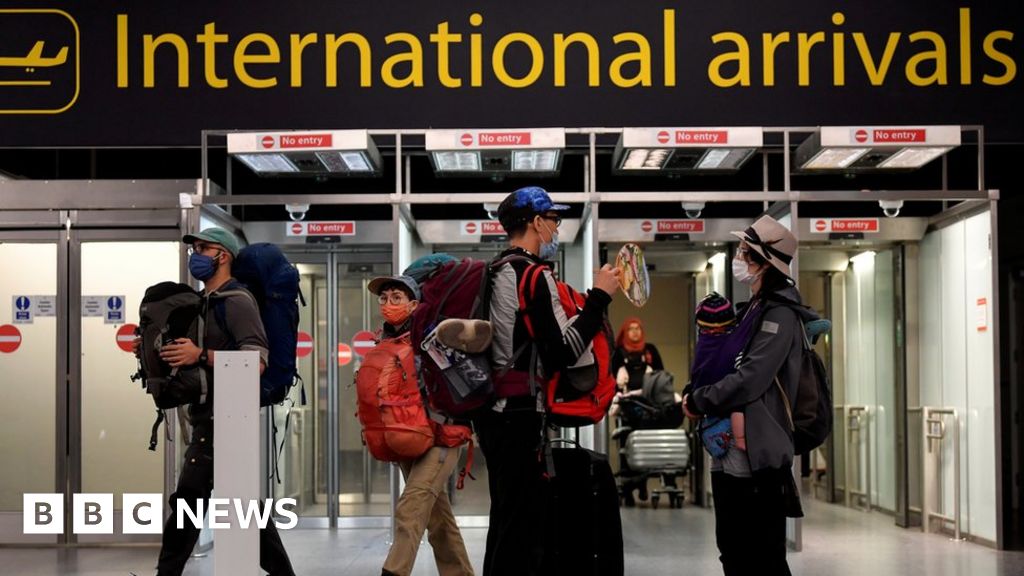 gatwick airport lost luggage