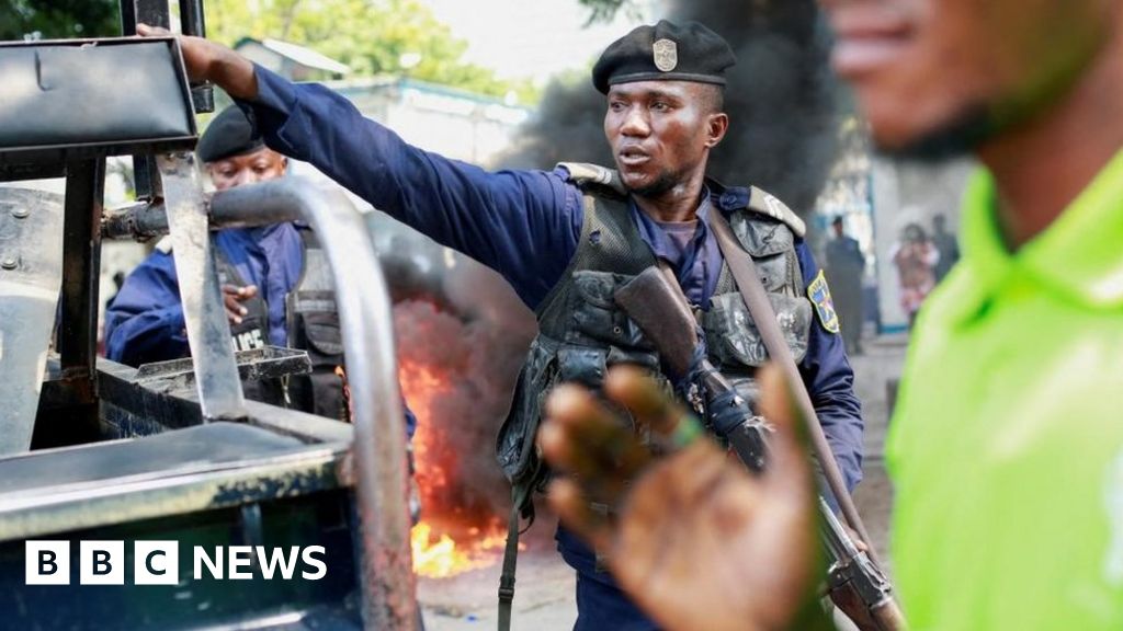 Protestas en la República Democrática del Congo: la policía dispara gases lacrimógenos para dispersar manifestaciones antioccidentales en Kinshasa