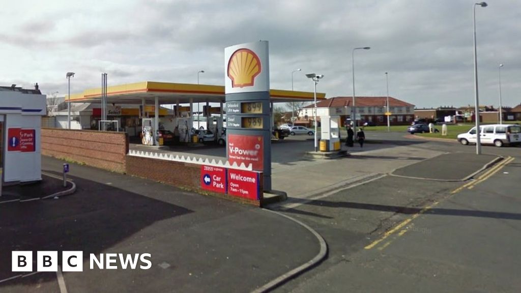 Fleetwood Robbery Gang Throws Axe At Police Car Bbc News