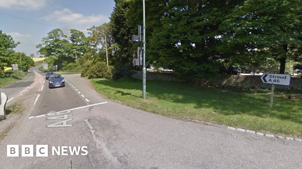 Man in his 20s dies in crash near Nailsworth