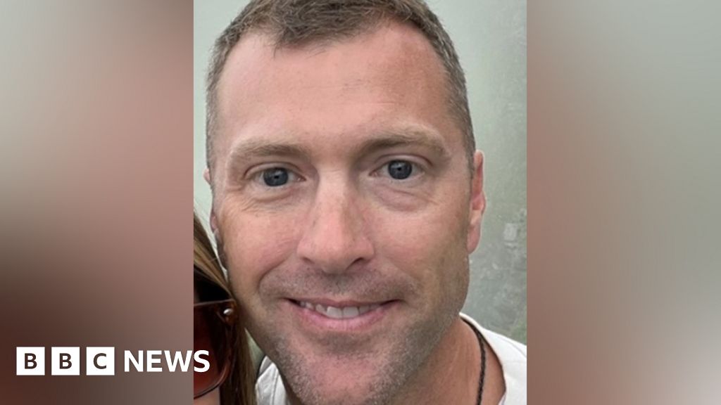 Police halt search for Marc Jones after Hockley Woods body find