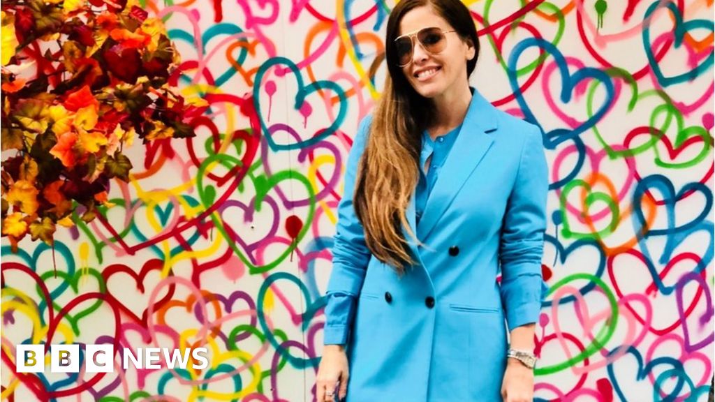 Anger mounts over House of Fraser gift cards BBC News