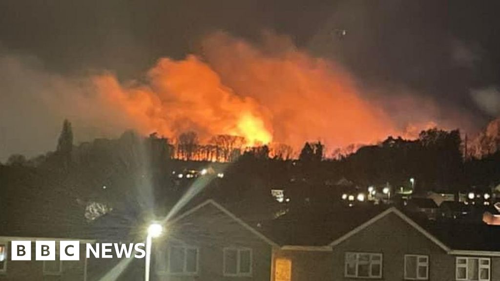 Worle fire: Large blaze at Somerset industrial site – NewsEverything England