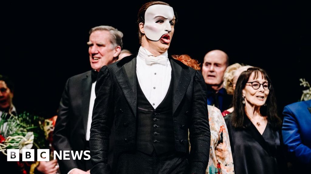 Final curtain call for Broadway's Phantom of the Opera