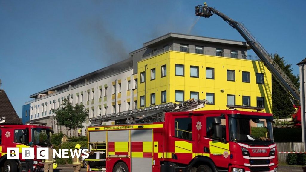 Two injured in Edinburgh flat fire near primary school