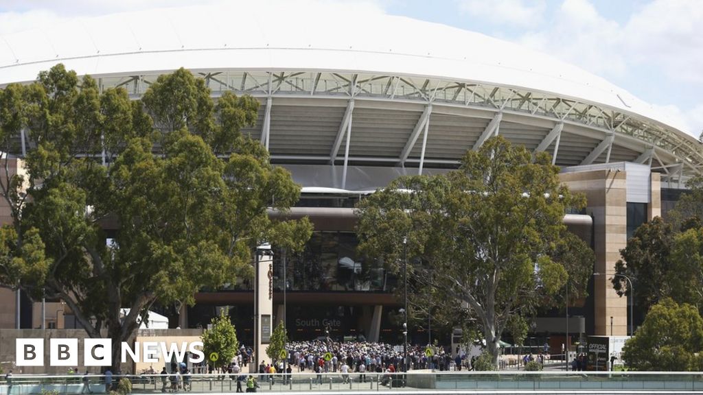 Indigenous Australians turned away from Adelaide Oval AFL match - BBC News