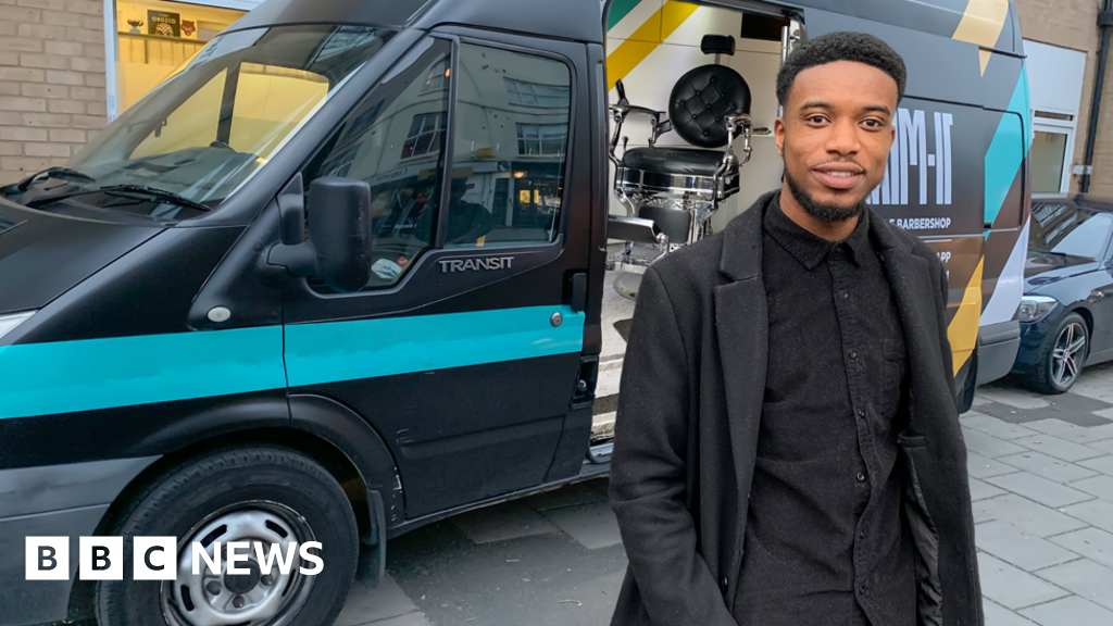 Mobile Barbering It S Like Uber But For Haircuts Bbc News