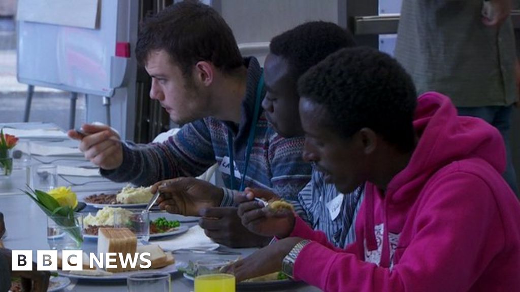 How Are Refugees Received In British Communities Bbc News