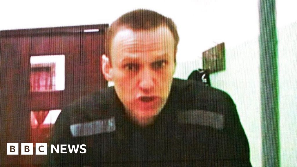 Да се ​​опише процесът срещу Алексей Навални като зад затворени