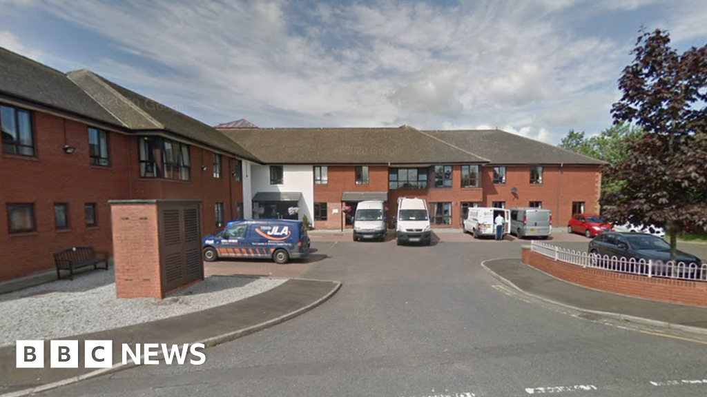 'Very concerning' Covid-19 outbreak at Dumfries care home - BBC News