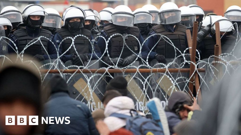 Belarus migrant crisis: British army engineers to help at Polish border