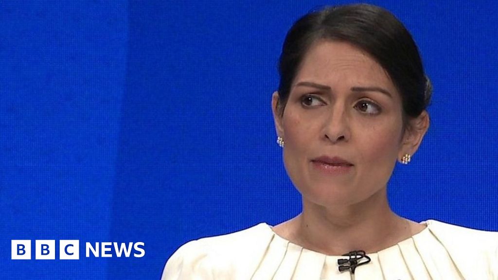 Priti Patel announces inquiry into Wayne Couzens case