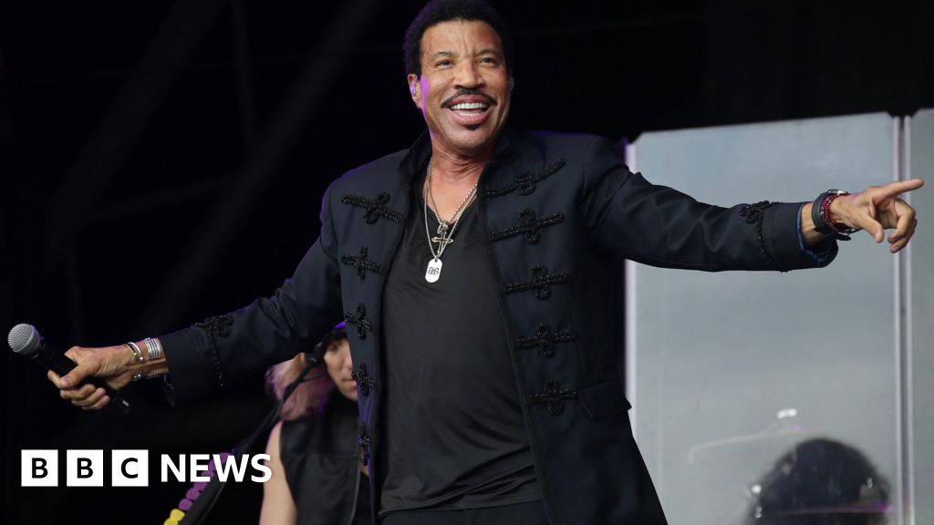 Lionel Richie announces Las Vegas 20 show residency BBC News