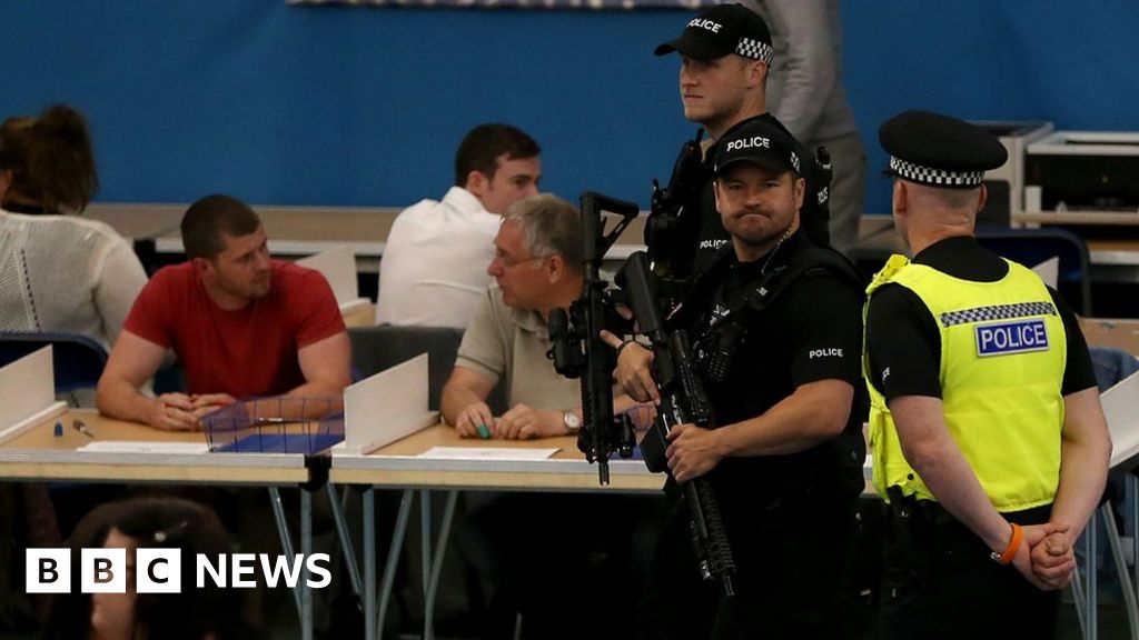 Election results 2017 Labour holds Newcastle and Sunderland BBC News