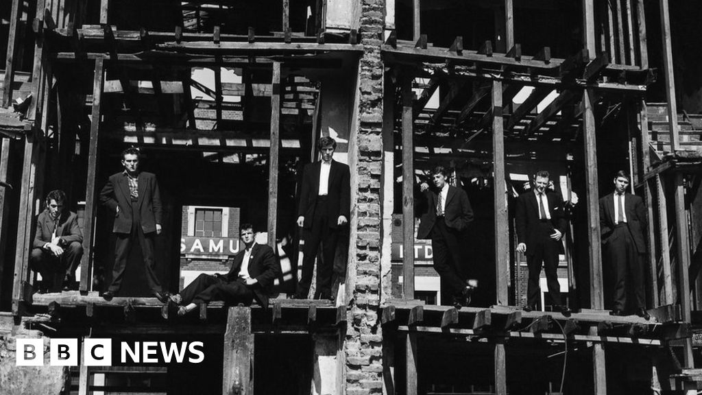 Don McCullin photographs on show at Bruton art gallery BBC News