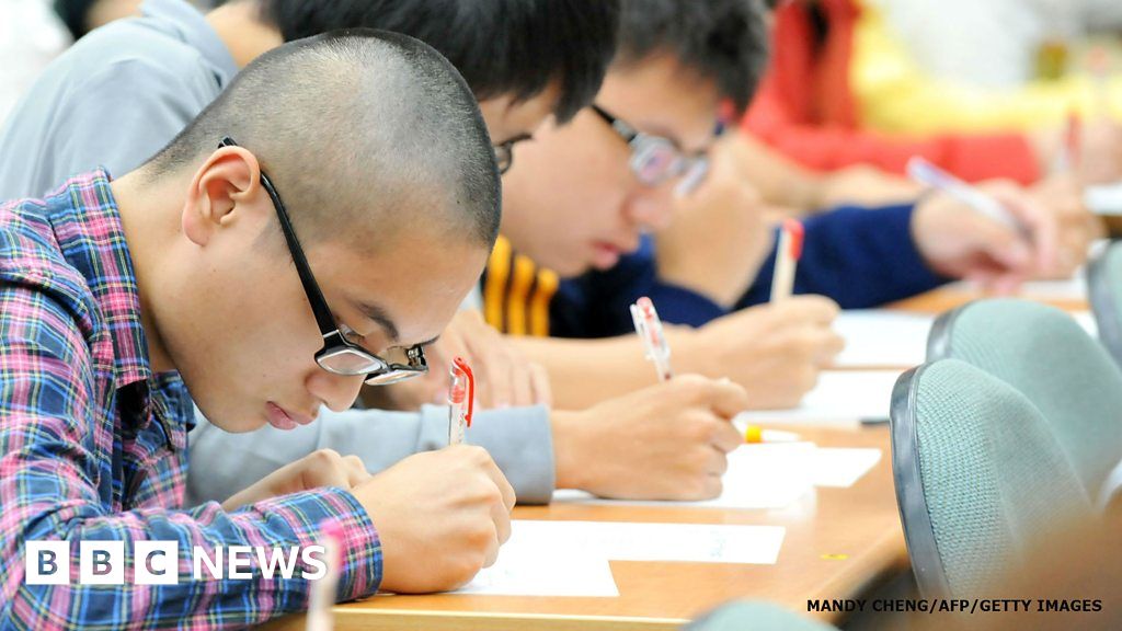 Bbc 1 Minute World News BBC Minute: On pressures facing students around the world - BBC News