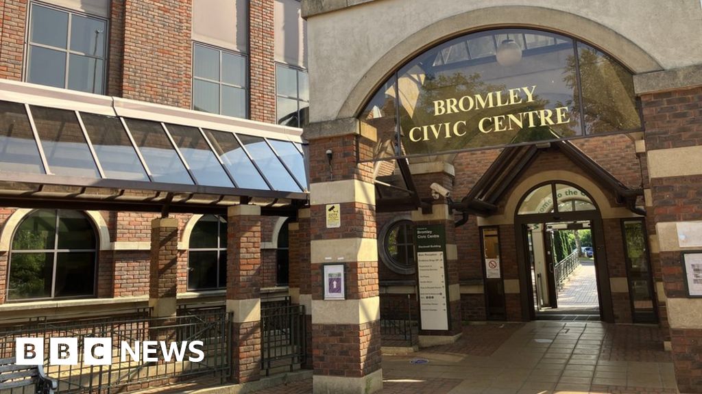 Bromley council residents face maximum rise in rent BBC News