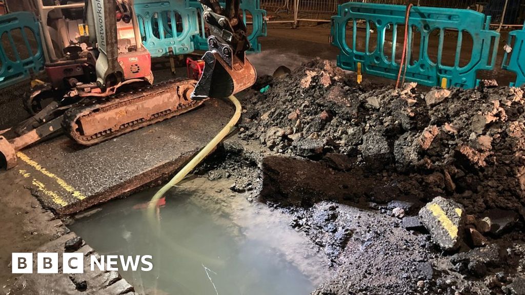 Bristol: A4 Reopens Following Burst Water Main - BBC News