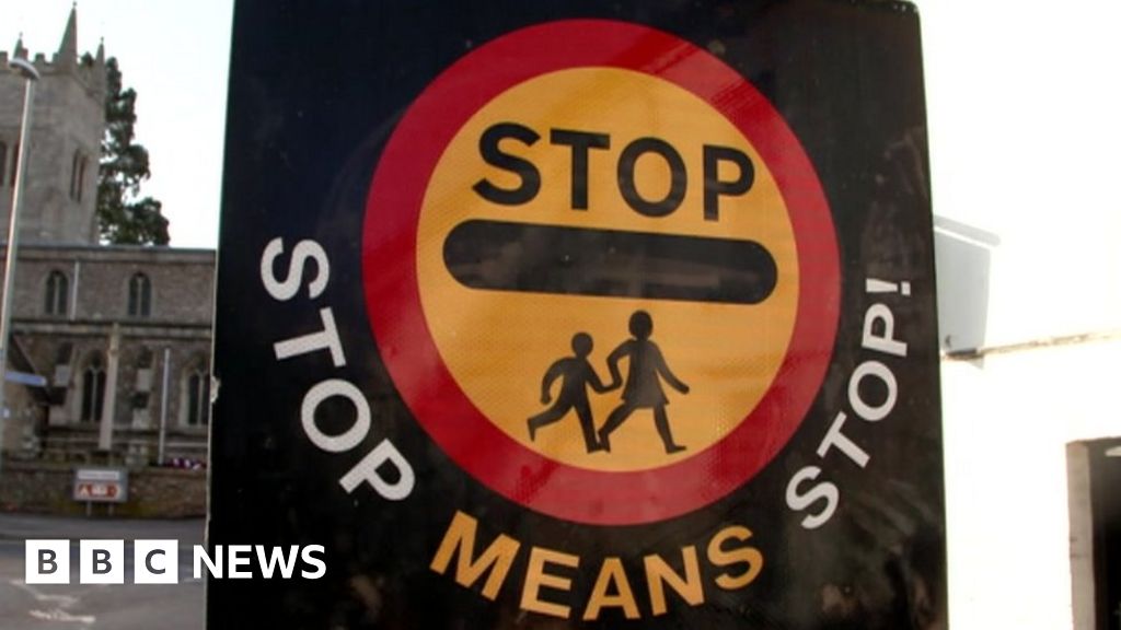 Eynesbury school parents urged not to act as lollipop staff BBC News