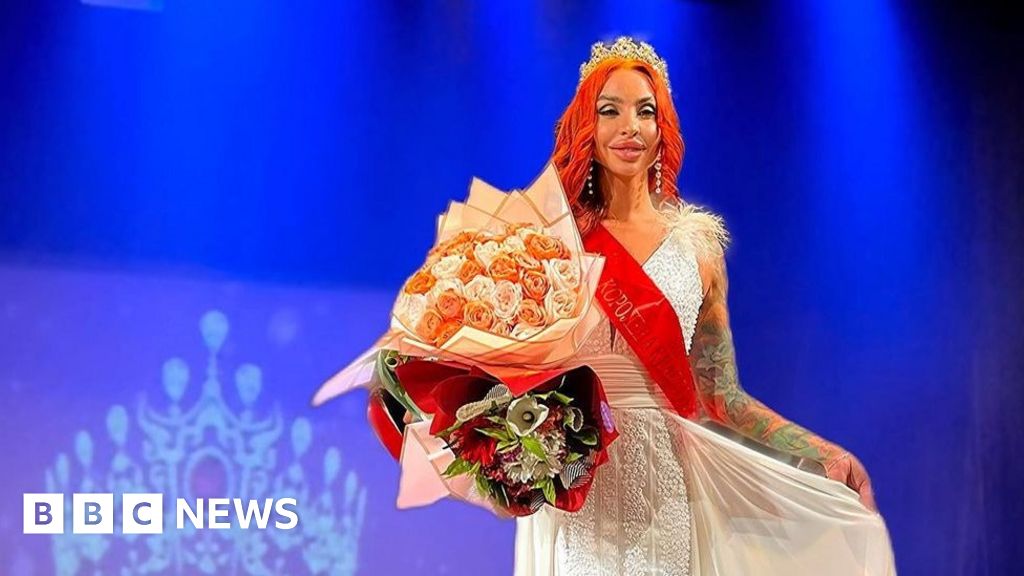 Ukraine war: Crimean beauty queen fined for singing