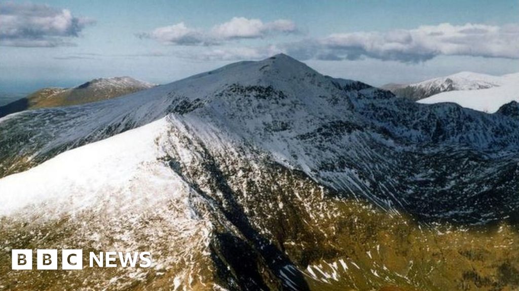 Walker Dies After Falling On Snowdonia S Crib Goch Ridge Bbc News