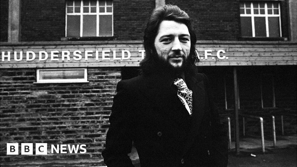 Frank Worthington: Walk with 150 people raises money in star's memory