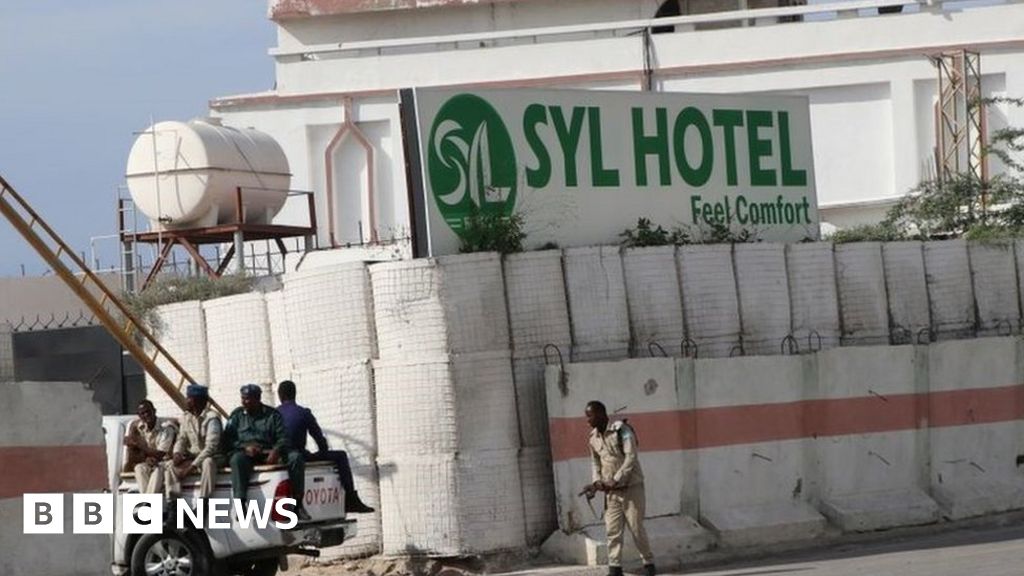 アルシャバブ、ソマリア首都ホテル攻撃