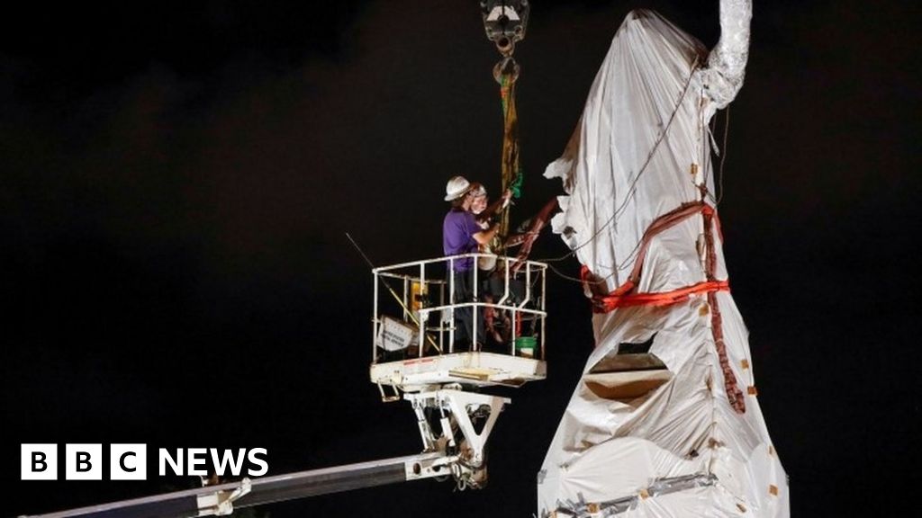 Christopher Columbus Statues Temporarily Removed In Chicago Bbc News