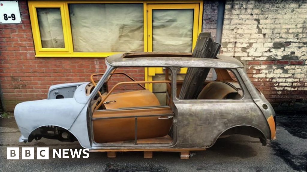 Glossop classic car restorer defrauded motorists of £82,000 BBC News