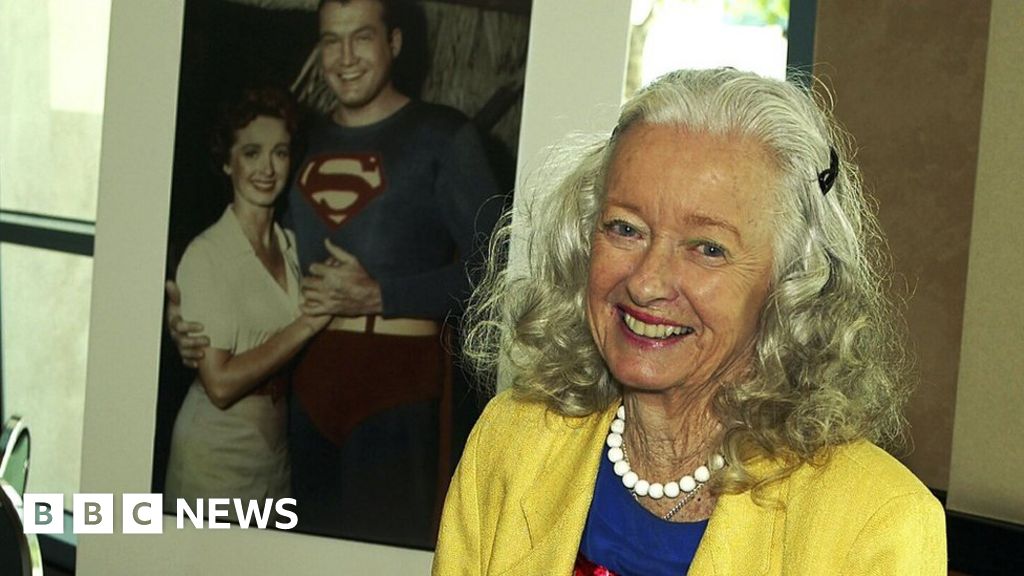 Noel Neill The Original Lois Lane Dies Aged 95 Bbc News