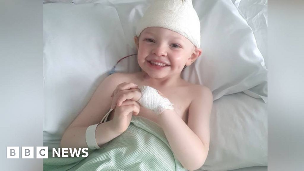 Ryan Reynolds: Actor's tribute to seven year old cancer victim