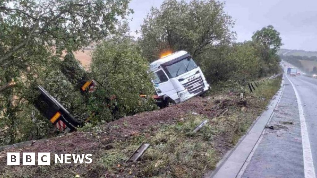 A34 Chieveley-Chilton: Delays After Lorry Crash Leads To Lane Closure ...