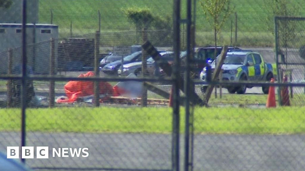 Cotswolds pilot nosedived glider in suicide crash BBC News