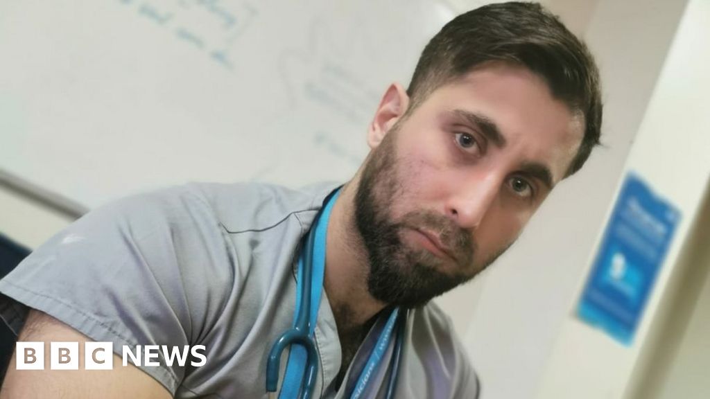 NHS staff told to shave off beards over coronavirus fears as