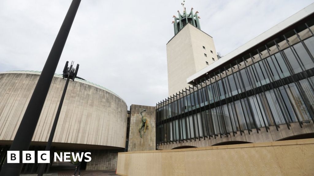 Newcastle City Council budget cuts to reach £327m by 2020 BBC News