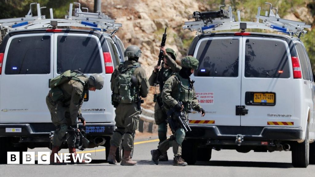 Israeli teenager killed in West Bank bomb attack