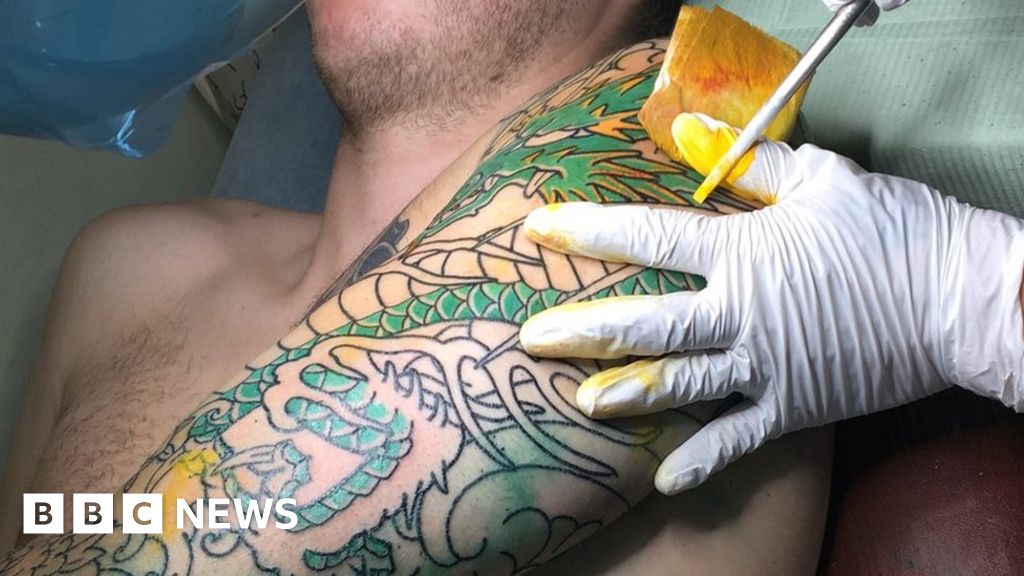 Tattoos in Japan: The eye-watering art thousands cross the world for - BBC News