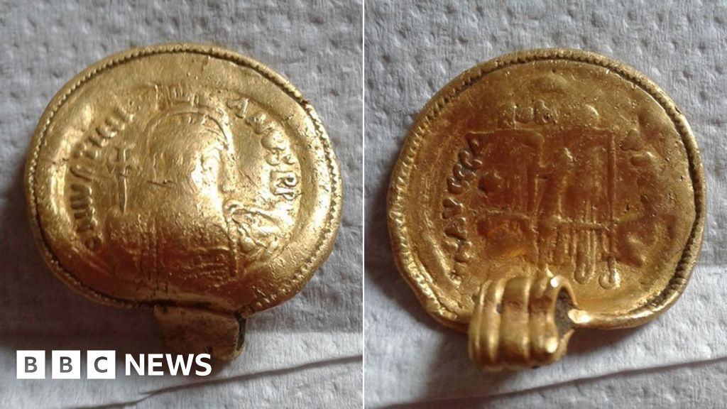 Metal Detectorist Finds Rare 6th Century Pendant